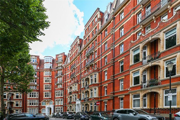 4 Bedroom Flat To Rent In Iverna Court, Kensington, W8