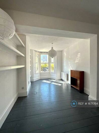 3 Bedroom Semi-Detached House To Rent In Cheneys Road, London, E11