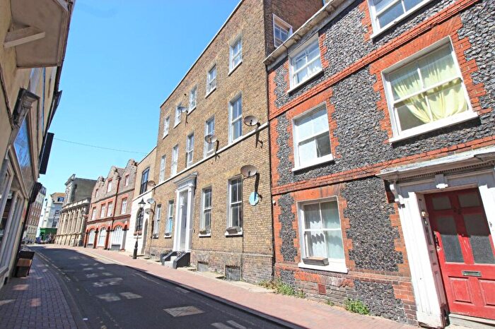 2 Bedroom Flat To Rent In King Street, Margate, Kent, CT9