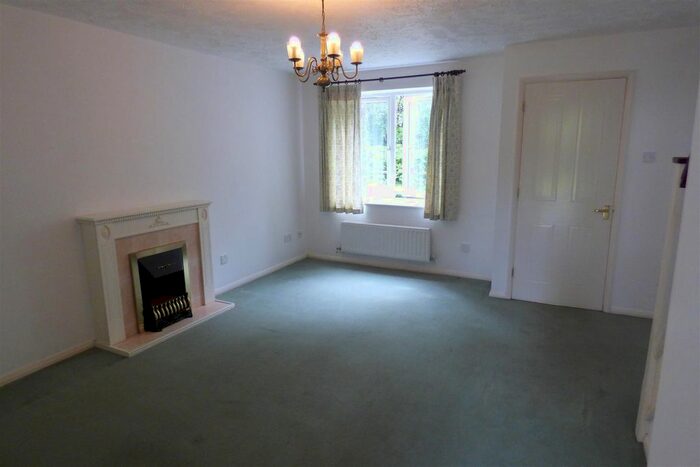 3 Bedroom End Of Terrace House To Rent In Kelbra Crescent, Frampton Cotterell, Bristol, BS36