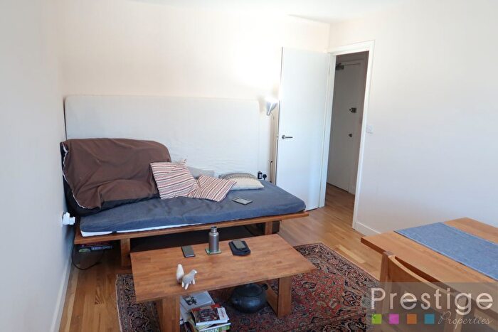2 Bedroom Flat To Rent In Alexandra Grove, London, N4