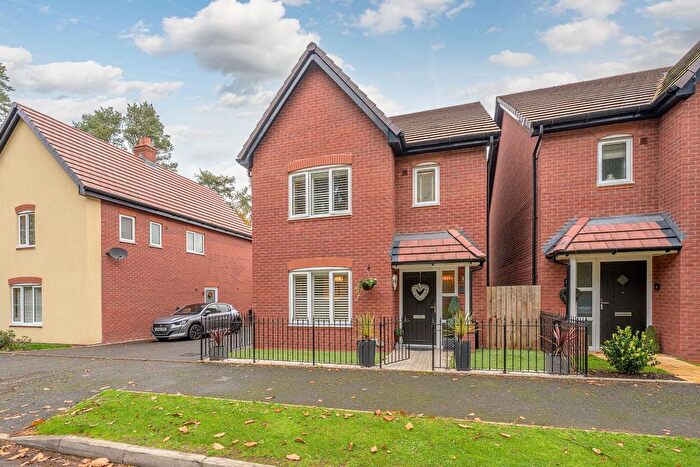 3 Bedroom Detached House For Sale In Lea Castle Drive, Lea Castle, Kidderminster, DY10