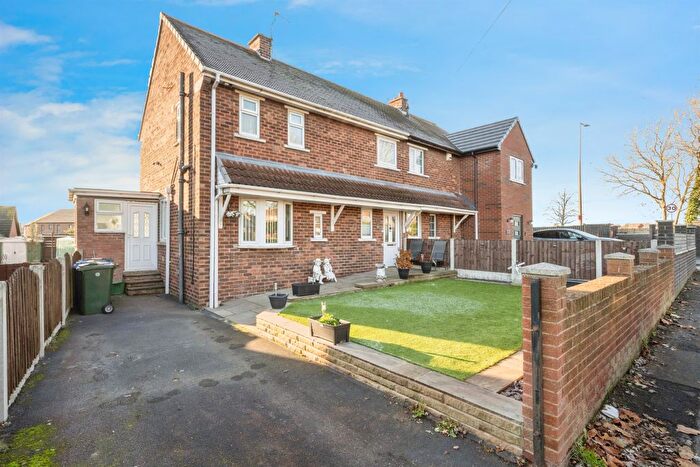 3 Bedroom Semi-Detached House For Sale In Chestnut Grove, Conisbrough, Doncaster, DN12