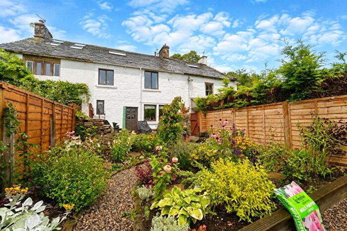 3 Bedroom Cottage For Sale In Turner Fold, Read, BB12