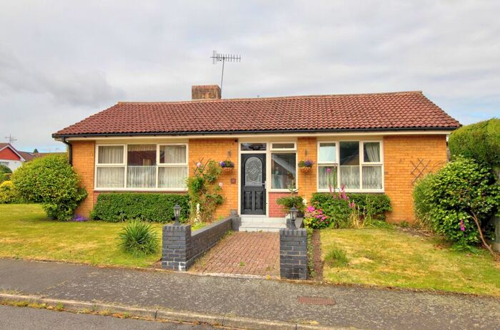 3 Bedroom Detached Bungalow For Sale In Links Drive, Norton, Stourbridge, DY8