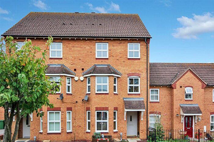 3 Bedroom Town House For Sale In Spencer Road, Wellingborough, NN8