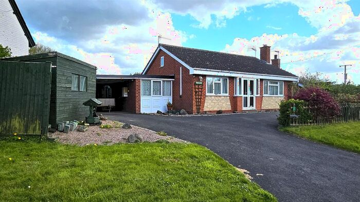 2 Bedroom Detached Bungalow For Sale In Sinton Green, Hallow, Worcester, WR2