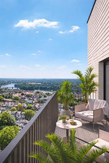1 Bedroom Flat For Sale In Kew Bridge Rise, Capital Interchange Way, TW8