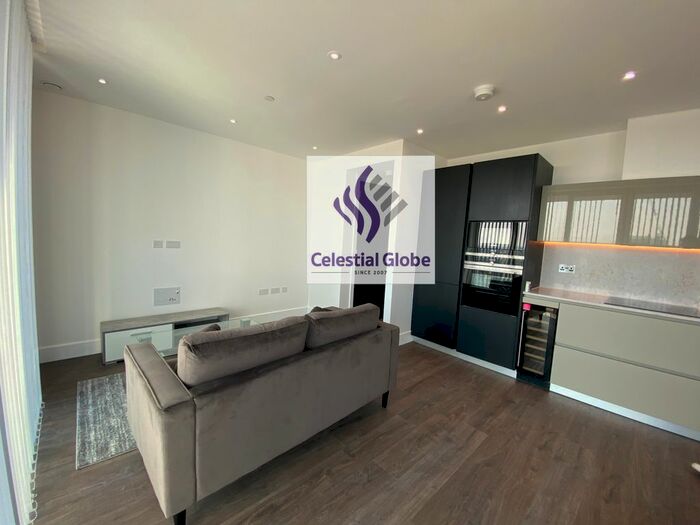 1 Bedroom Flat To Rent In Piazza Walk, London, E1