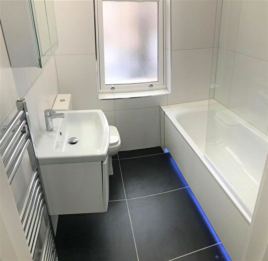 1 Bedroom Flat To Rent In Oakdale Road, SW16