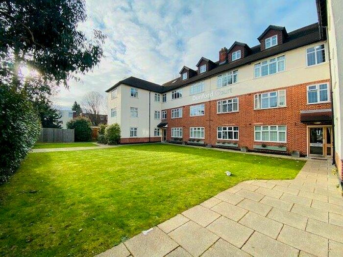 2 Bedroom Flat To Rent In Dunford Court, Pinner, HA5