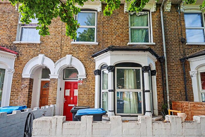 4 Bedroom End Of Terrace House For Sale In Fairfield Road, London, N18