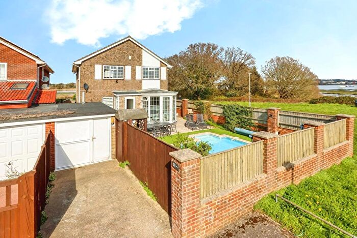 4 Bedroom Detached House For Sale In Falconer Drive, Poole, Dorset, BH15