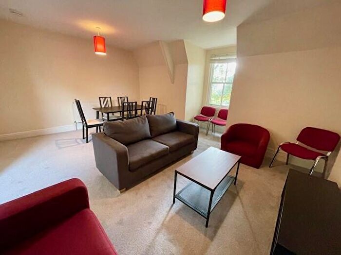5 Bedroom Apartment To Rent In Heavitree Road, Rent Includes Utilities, Exeter, EX1