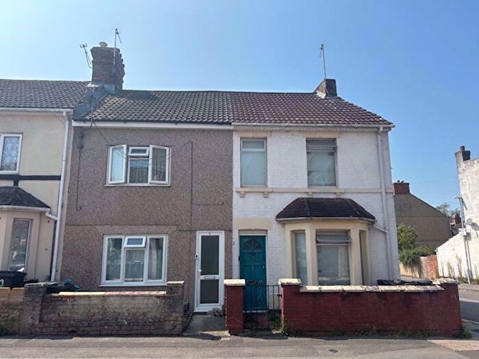 4 Bedroom End Of Terrace House To Rent In Furnished Bedroom House To Rent, Maxwell Street, Town Centre, SN1