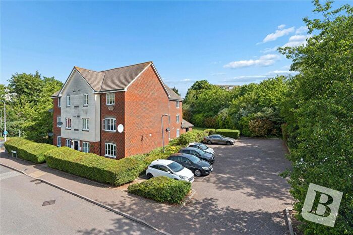 2 Bedroom Apartment For Sale In Covesfield, Gravesend, Kent, DA11