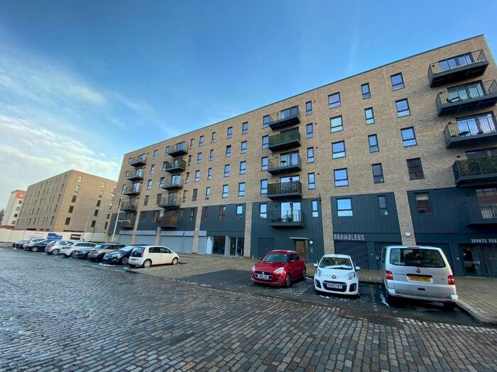 2 Bedroom Flat To Rent In Salamander Place, Leith, Edinburgh, EH6
