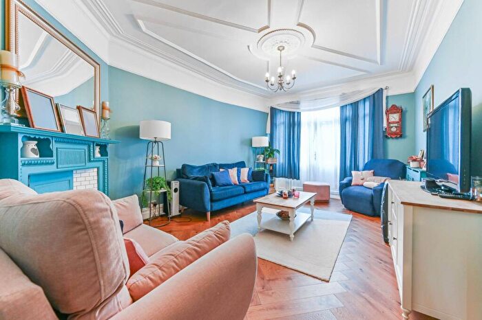 4 Bedroom Semi Detached House For Sale In Blenheim Park Road, South Croydon, CR2