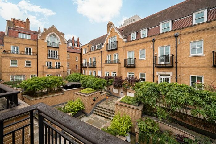 2 Bedroom Flat To Rent In Cadogan Gardens, London, SW3