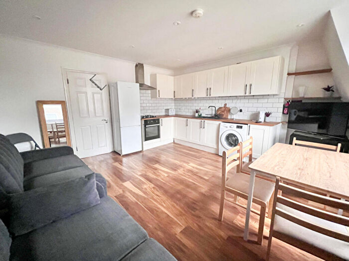 1 Bedroom Flat To Rent In Chicksand Street, London, E1