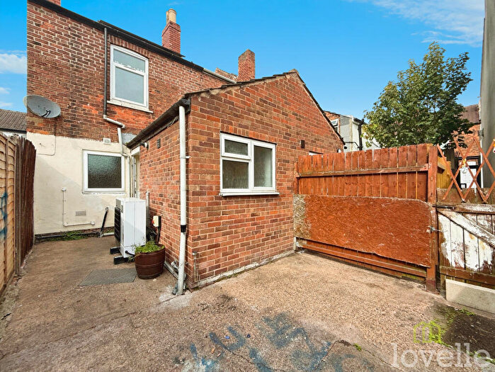 2 Bedroom End Of Terrace House To Rent In Cleveland Street, Gainsborough, DN21