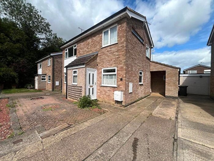3 Bedroom Detached House For Sale In The Glebe, Daventry, Northamptonshire, NN11