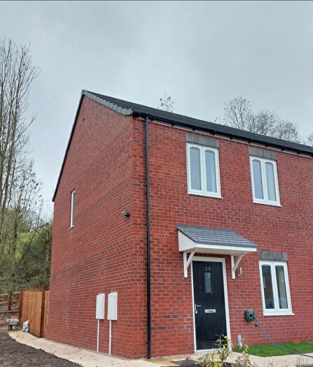 2 Bedroom End Of Terrace House To Rent In Gold Crest Way, Leeds, West Yorkshire, LS29