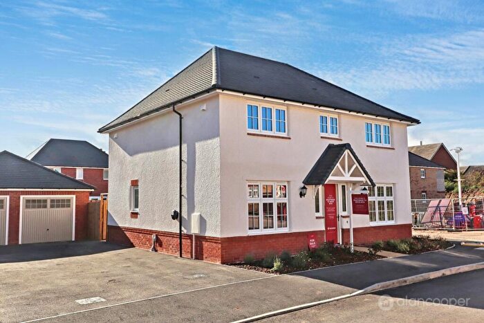 4 Bedroom Detached House For Sale In De Bary Road, Arden Fields, Bulkington, CV12