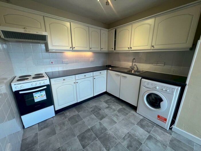 1 Bedroom Flat To Rent In Woolston, Southampton, SO19