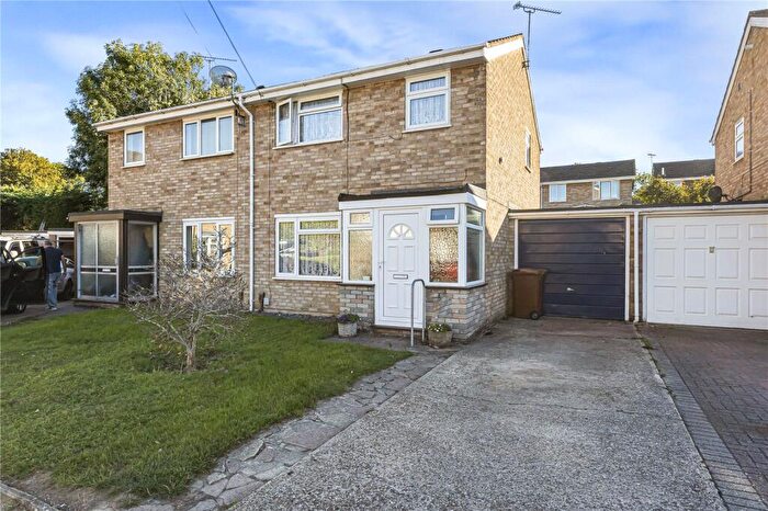 3 Bedroom Semi-Detached House For Sale In Moor Park Close, Rainham, Gillingham, Kent, ME8