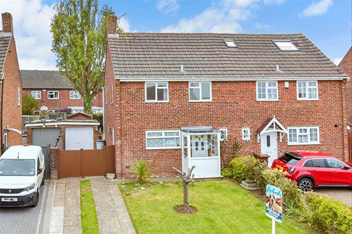 3 Bedroom Semi-Detached House For Sale In Fallowfield, Chatham, Kent, ME5
