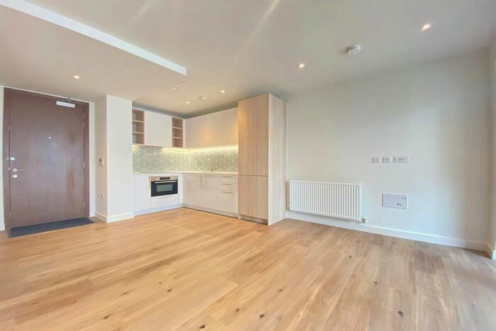 Studio To Rent In Mary Neuner Road, London, N8