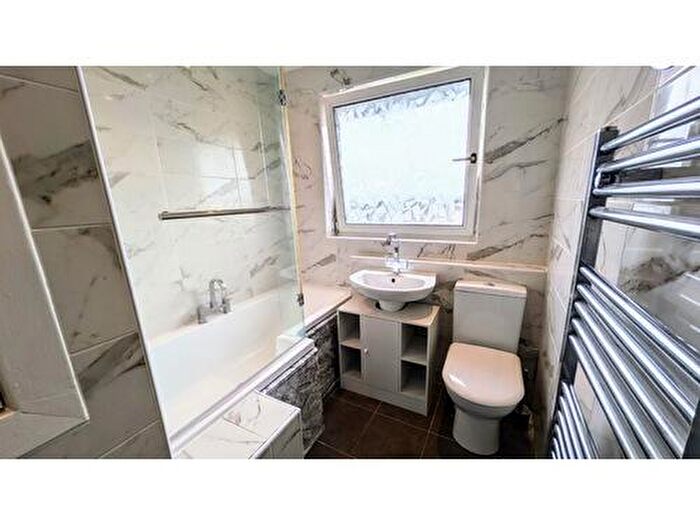 2 Bedroom Maisonette To Rent In Torwood Lane, Moodiesburn, G69