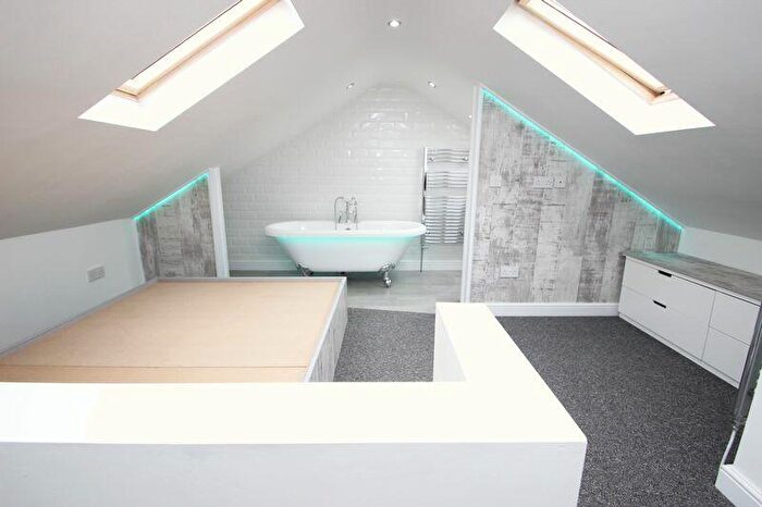2 Bedroom Flat To Rent In Mill Place, Cleethorpes, DN35