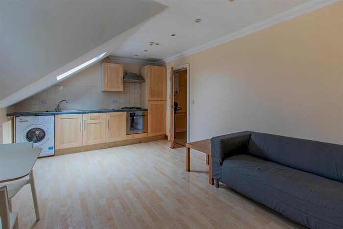 1 Bedroom Flat To Rent In Connaught Road, Roath, CF24