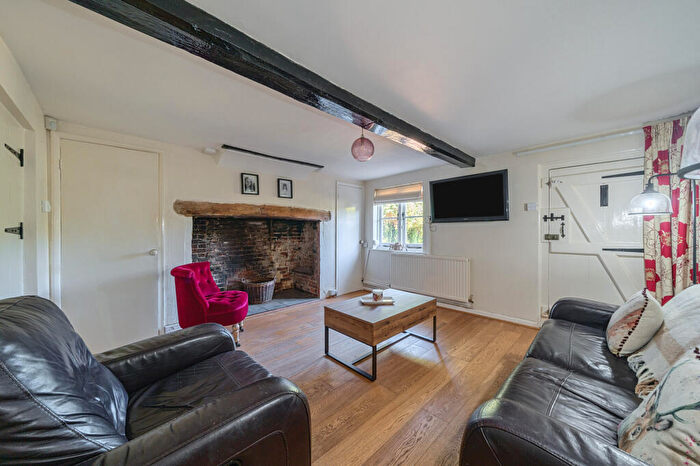 3 Bedroom Semi-Detached House For Sale In Upper Froyle, Alton, GU34