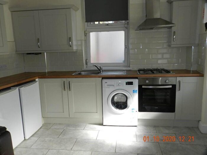 2 Bedroom Flat To Rent In Glenroy Street, Roath, CF24