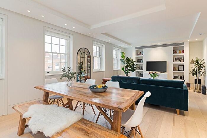 3 Bedroom Flat To Rent In Portobello Road, London, W11