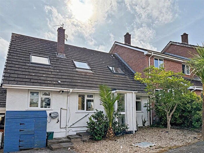 4 Bedroom Semi Detached House For Sale In Boscundle Avenue, Swanpool, Falmouth, TR11