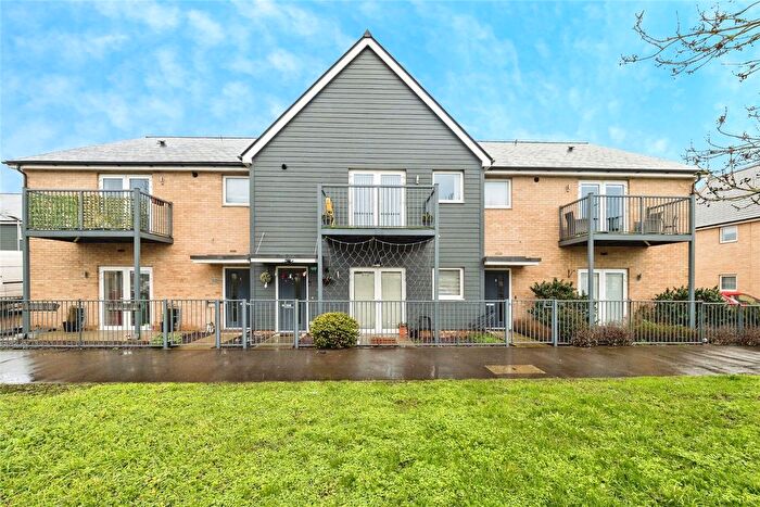 2 Bedroom Flat For Sale In Haven Road, Rainham, RM13