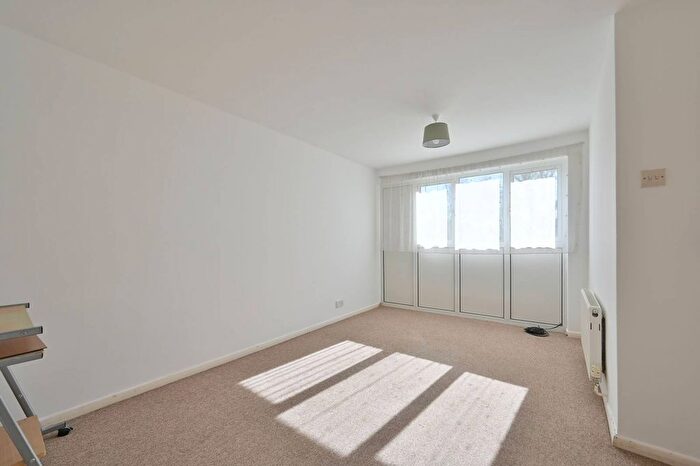 2 Bedroom Flat To Rent In , Watford, WD25