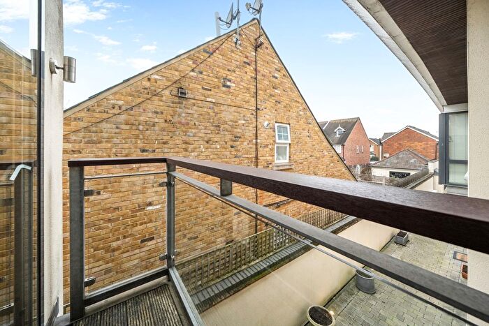 1 Bedroom Flat To Rent In Elmgrove Mews, Weybridge, KT13