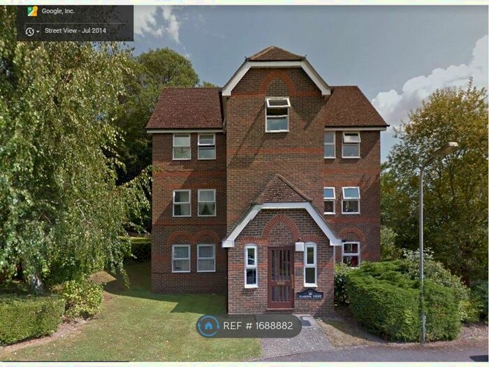 2 Bedroom Flat To Rent In Malmers Well Road, High Wycombe, HP13