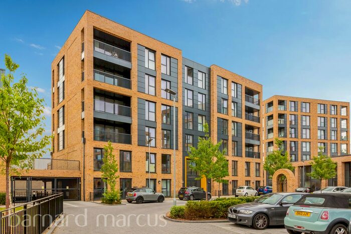 2 Bedroom Flat To Rent In Watteau Square, Croydon, CR0