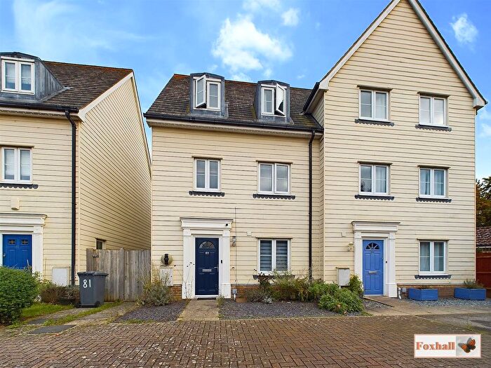 3 Bedroom Semi-Detached House For Sale In Meadow Crescent, Purdis Farm, Ipswich, IP3