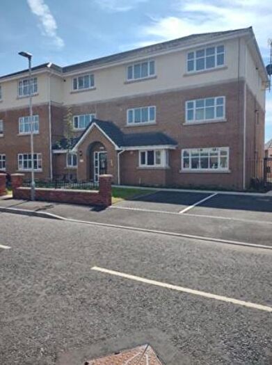 2 Bedroom Flat To Rent In Elderburn Road, Manchester, M22