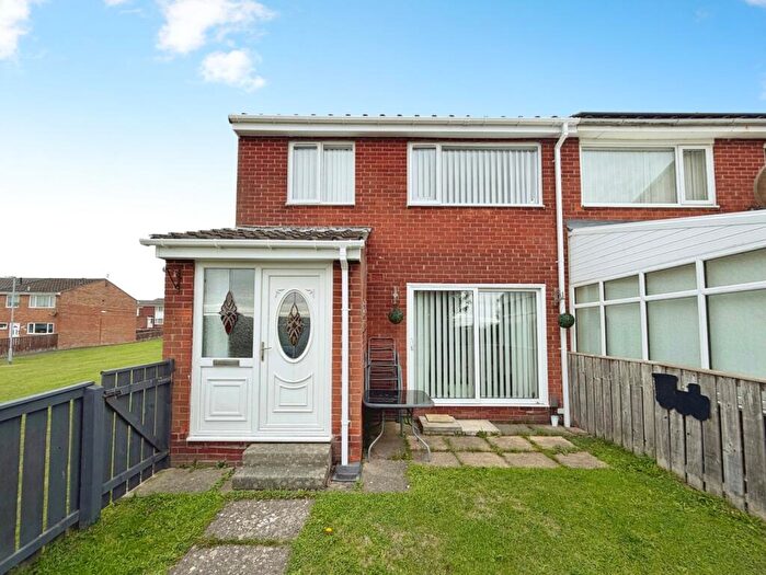 3 Bedroom End Of Terrace House For Sale In Aylward Place, Stanley, Durham, DH9
