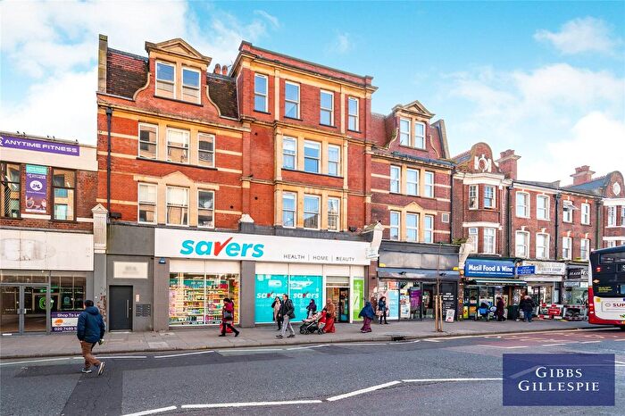 3 Bedroom Flat To Rent In Broadway, London, W13