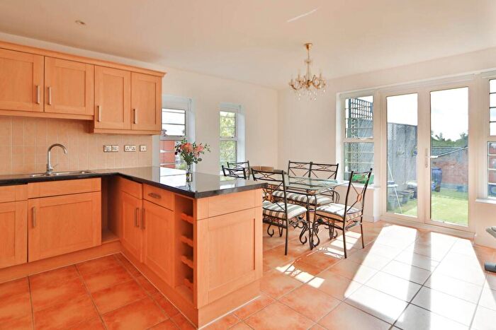 2 Bedroom Flat To Rent In Brabham Court, Worcester Park, KT4