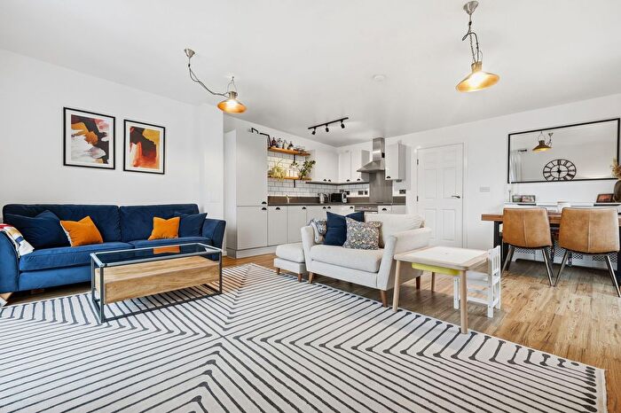 2 Bedroom Flat For Sale In Oliver Road, Cunningham Court, E10